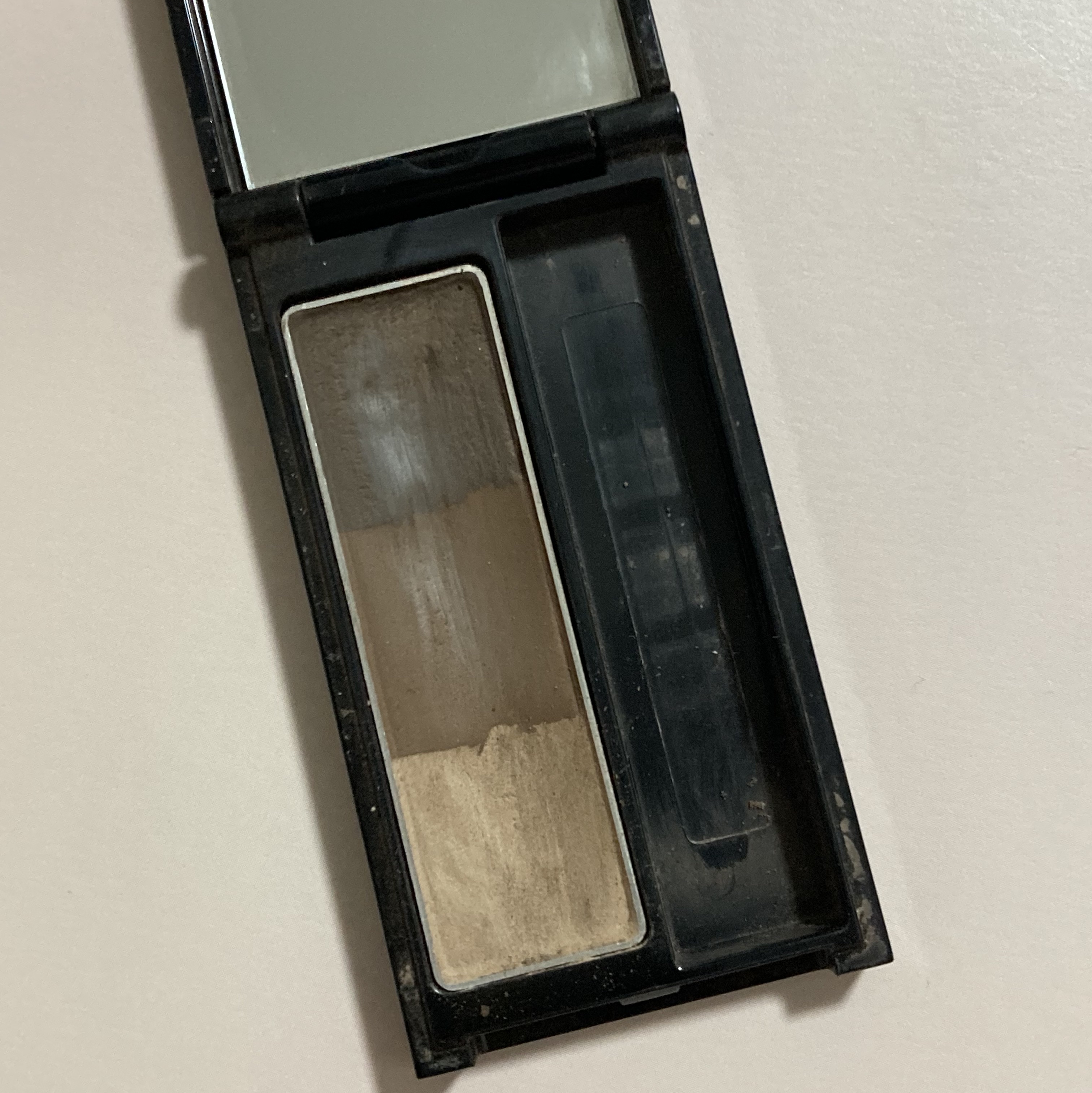 ケイト デザイニングアイブロウ3D/KATE/パウダーアイブロウを使ったクチコミ（2枚目）