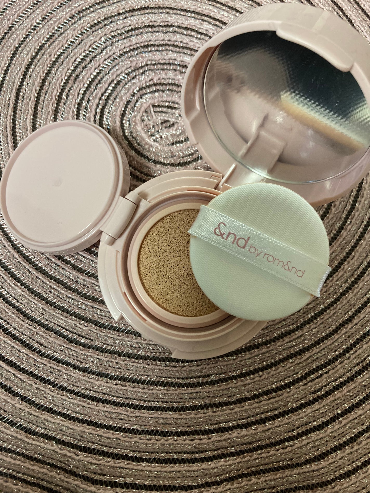 アンドバイロムアンド メロウマットクッション/&nd by rom&nd/クッションファンデーションを使ったクチコミ(2枚目)