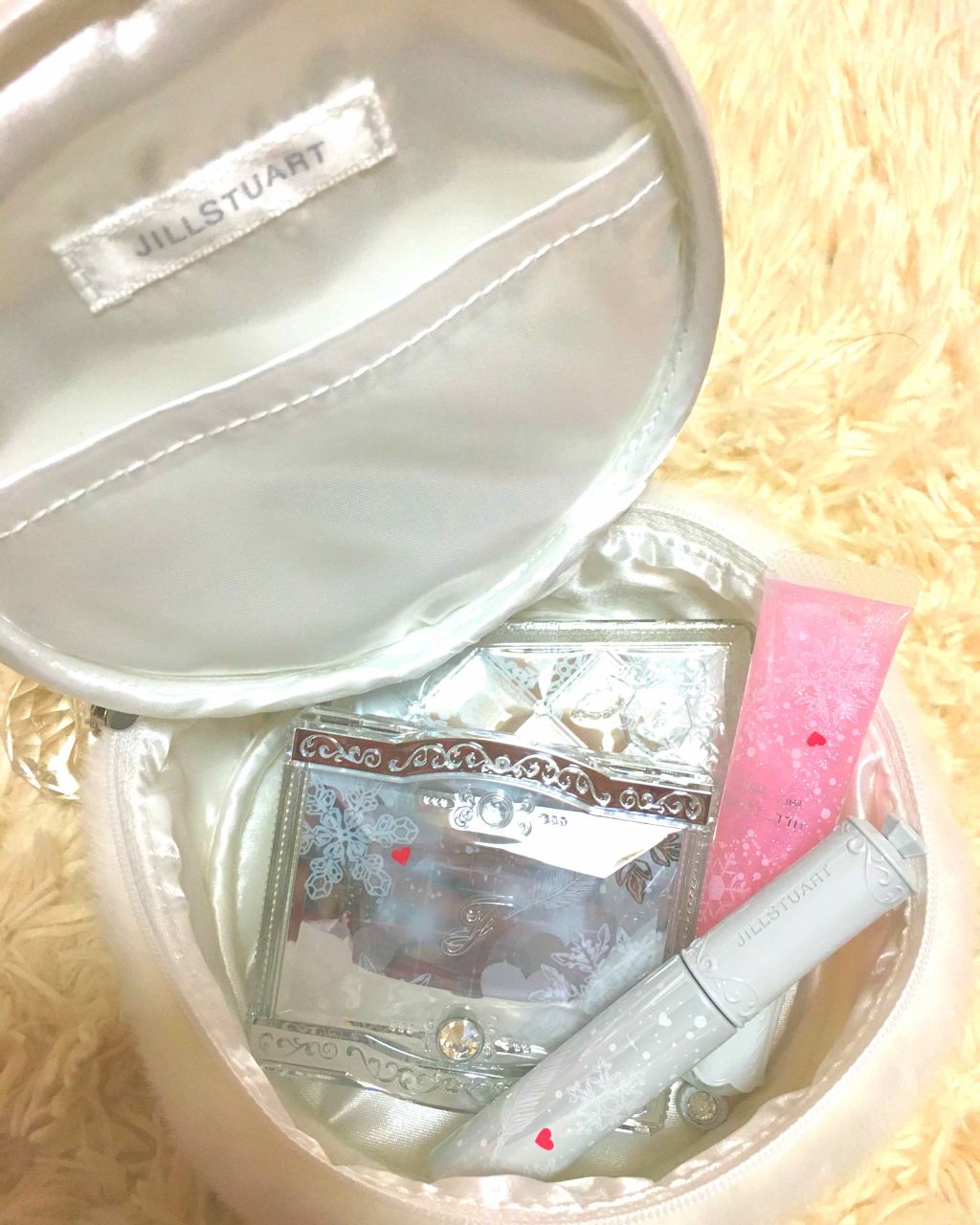 ホワイトラブストーリー コレクション (クリスマスコフレ 2018)/JILL STUART/メイクアップキットを使ったクチコミ(2枚目)