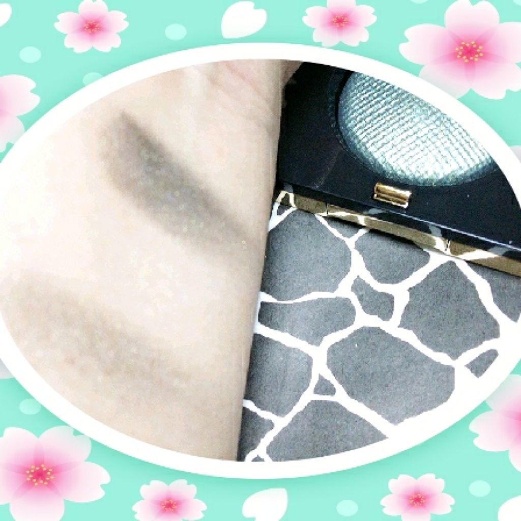 リュクスアイシャドウ 02 ポイズンアイビー(リッチラスター)/BOBBI BROWN/単色アイシャドウを使ったクチコミ（3枚目）