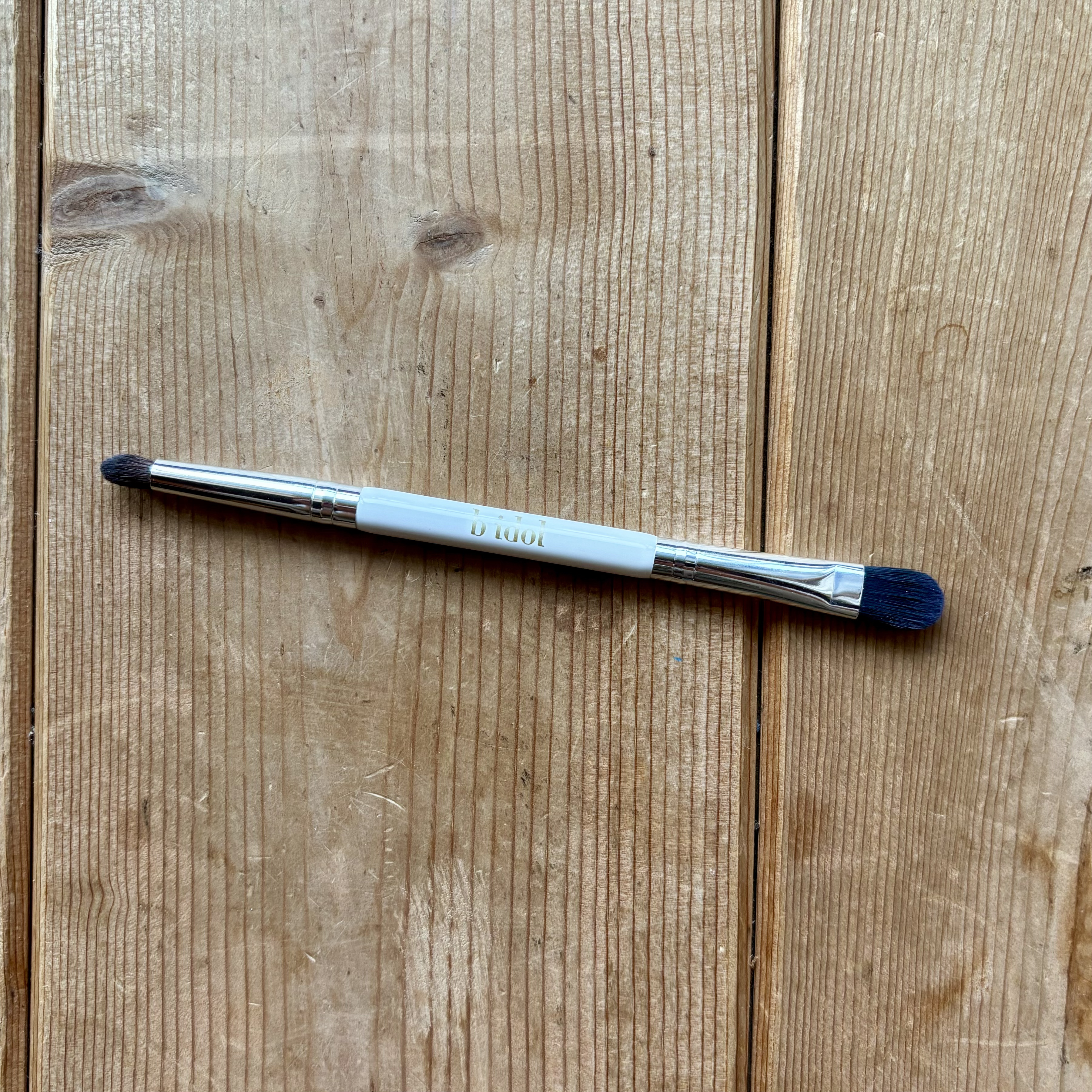 アイブラシ WR/b idol/メイクブラシを使ったクチコミ（1枚目）