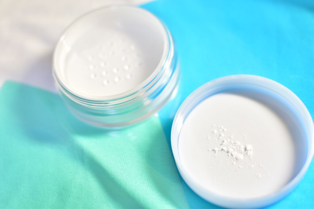 アミュールシフォン クールルーセントパウダー/ハウス オブ ローゼ/ルースパウダーを使ったクチコミ(3枚目)