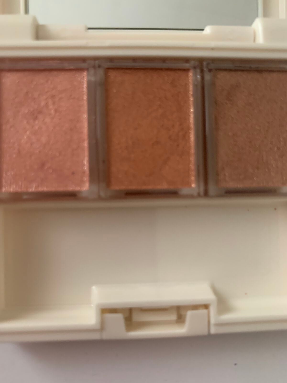 シャドーカスタマイズ/MAJOLICA MAJORCA/単色アイシャドウを使ったクチコミ(1枚目)