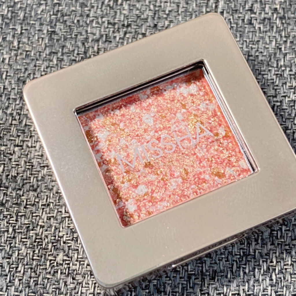 グリッタープリズム シャドウ/MISSHA/グリッターを使ったクチコミ（3枚目）