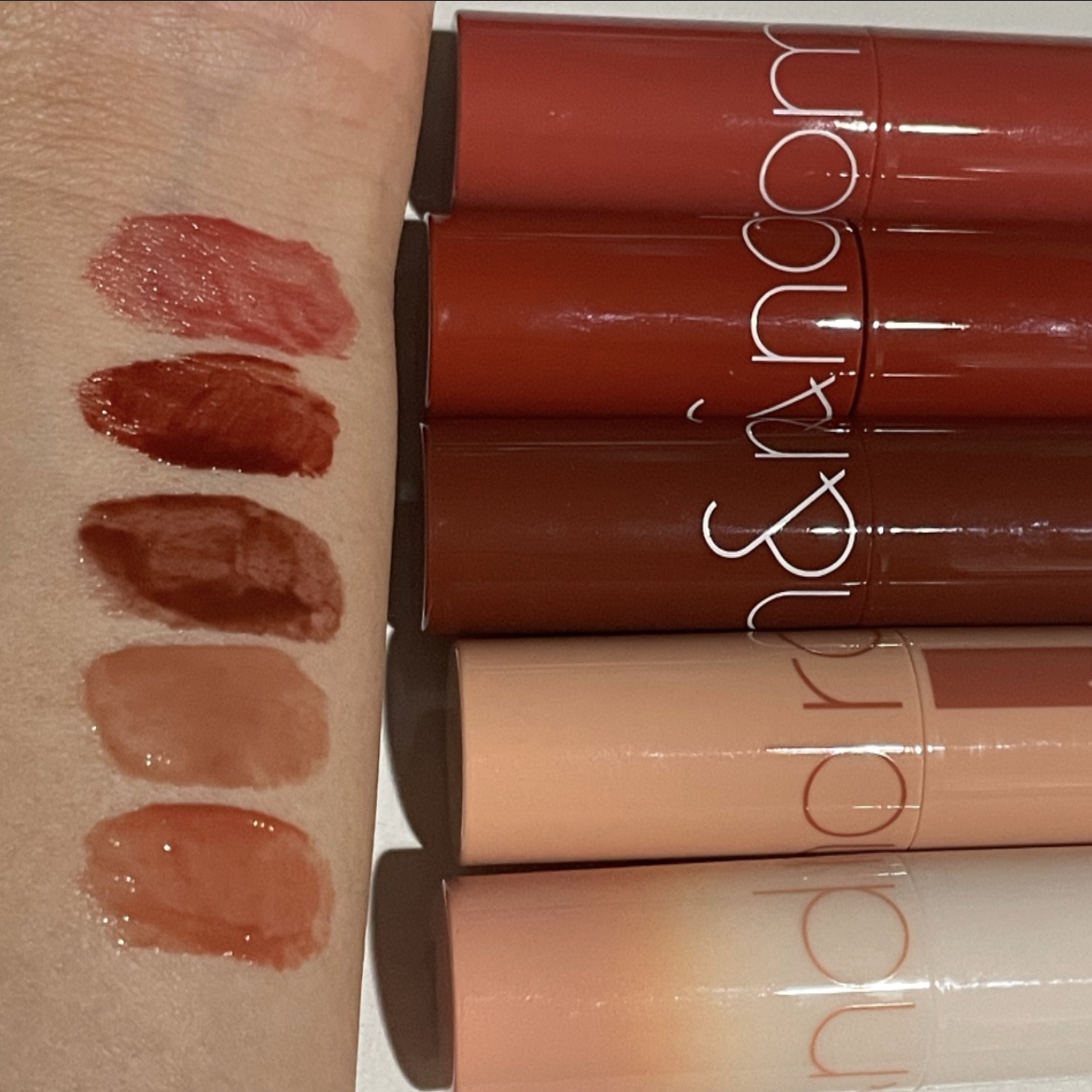 ジューシーラスティングティント/rom&nd/リップティントを使ったクチコミ（3枚目）