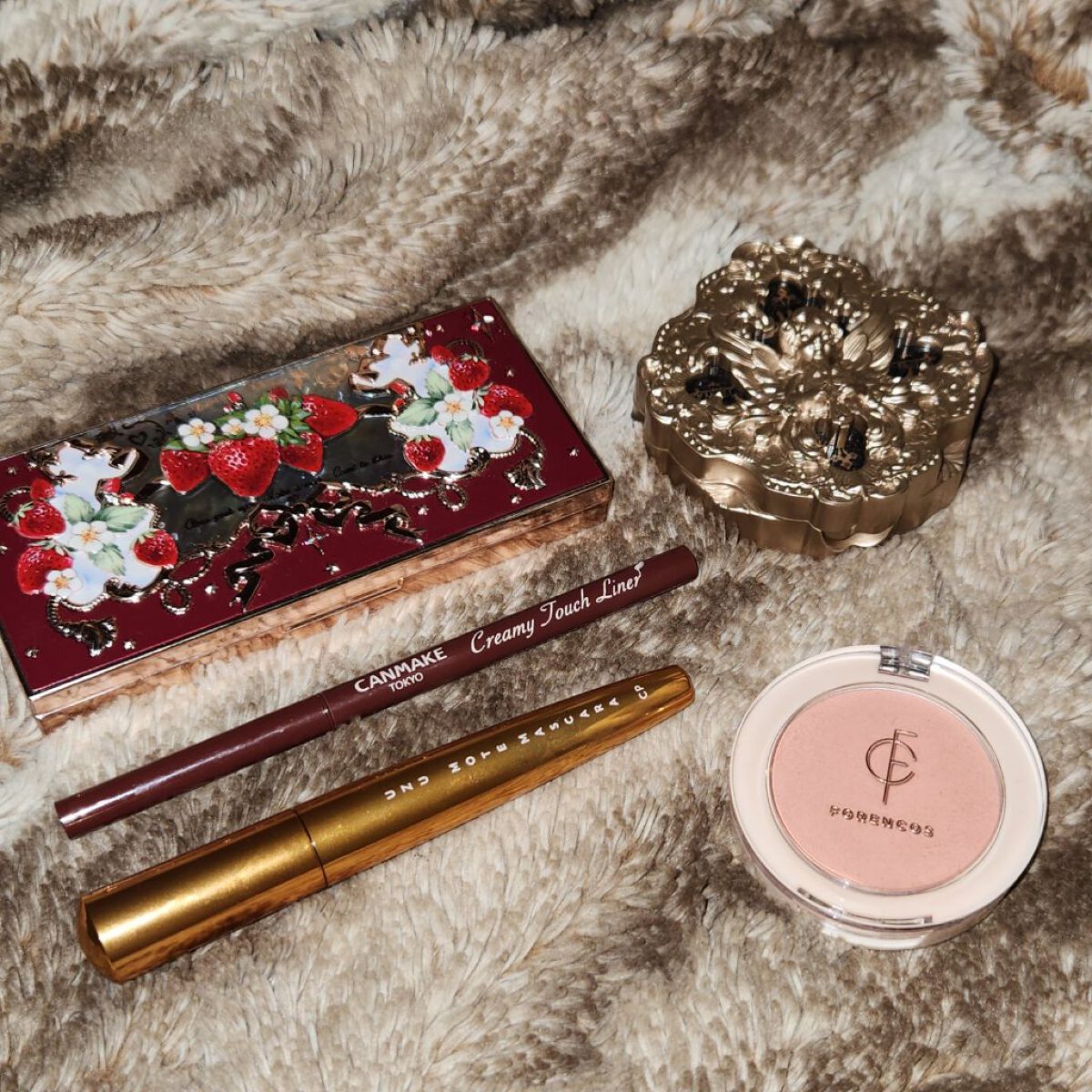 ストロベリーロココ アイシャドウパレット/FlowerKnows/アイシャドウパレットを使ったクチコミ（2枚目）