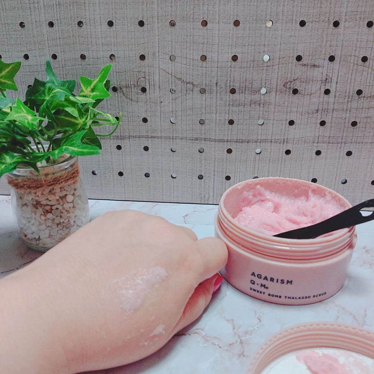 Q+Me スウィート ボム タラソ スクラブ/AGARISM/バスト・ヒップケアを使ったクチコミ（2枚目）