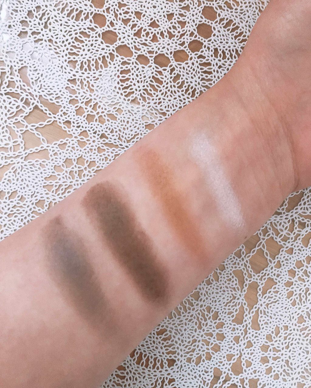 エルファー パールインアイシャドウ/DAISO/アイシャドウパレットを使ったクチコミ（2枚目）