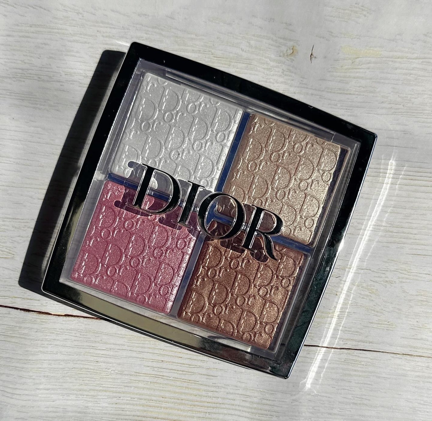 ディオール バックステージ フェイス グロウ パレット/Dior/ハイライトを使ったクチコミ(2枚目)