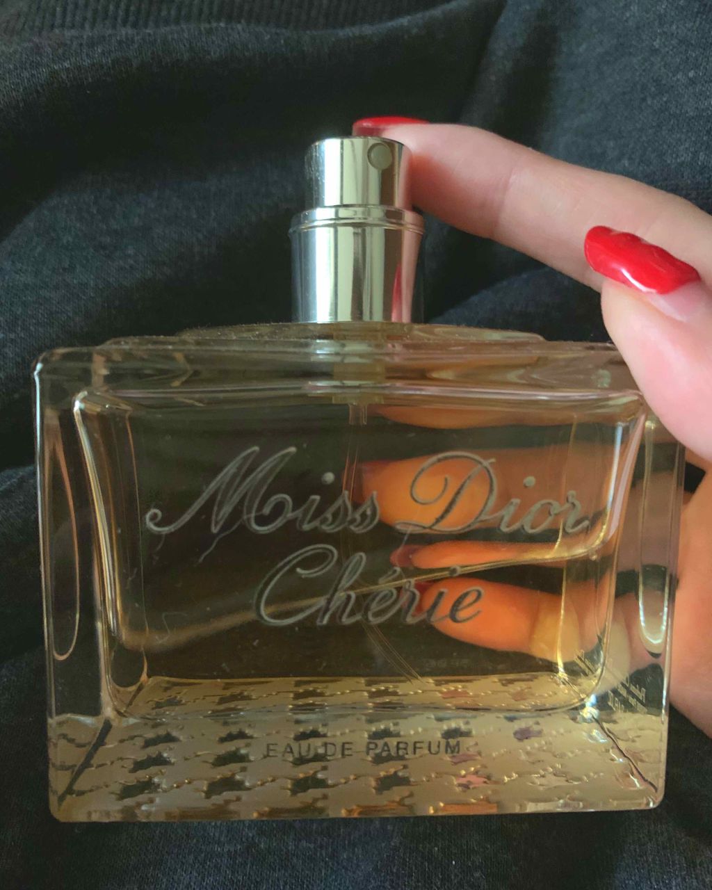 みー♥ on LIPS 「誰か😭😭教えて下さい!!この香水は現在の香水の香りだと何に近い..」(1枚目)