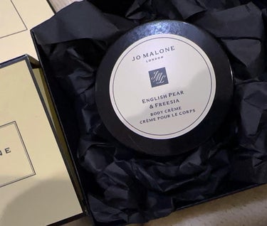 Jo MALONE LONDON イングリッシュ ペアー&フリージア ボディ クレームのクチコミ「・・・・・・・・・・・・・・・・・・・・

#jomalone 
#ジョーマローン 
#イング.....」（2枚目）