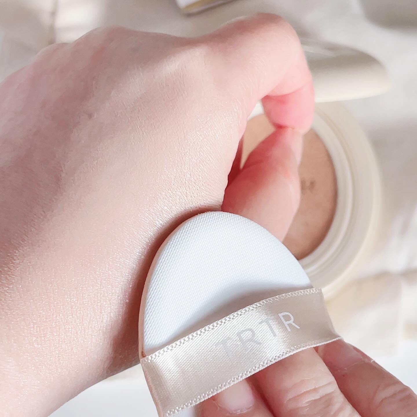 セラミックペプチド カバークッション/TIRTIR(ティルティル)/クッションファンデーションを使ったクチコミ（3枚目）