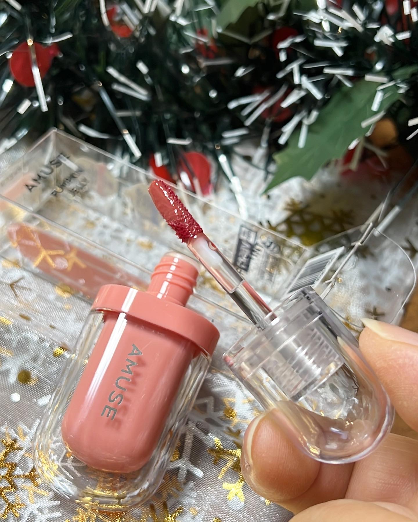 ㅤㅤㅤㅤㅤㅤㅤㅤㅤㅤㅤㅤㅤ
トリプルジェリーなツヤ唇にドキッ💋
⋆⋆⋆⋆⋆⋆⋆⋆⋆⋆⋆⋆⋆⋆⋆⋆⋆⋆⋆⋆⋆⋆⋆⋆⋆⋆⋆⋆⋆⋆⋆⋆⋆⋆⋆⋆⋆⋆⋆
⁡
LIPSアワードで3冠王を達成！！
した、コロンとカプセル型パッケージが
可愛いヴィーガン