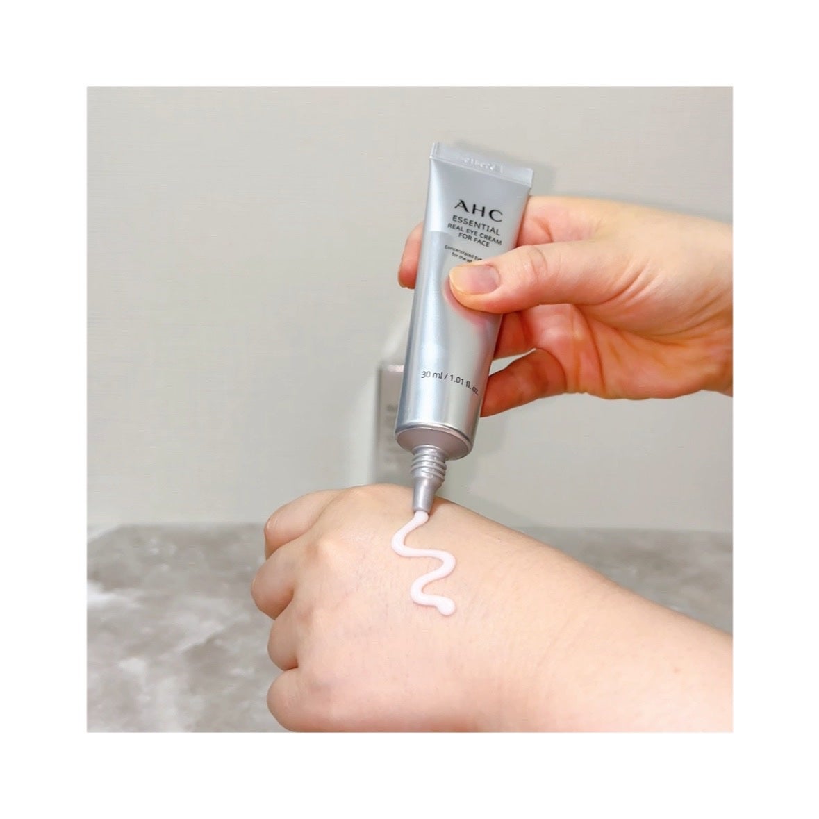 エッセンシャル リアル アイクリーム フォーフェイス/AHC/アイケア・アイクリームを使ったクチコミ(3枚目)