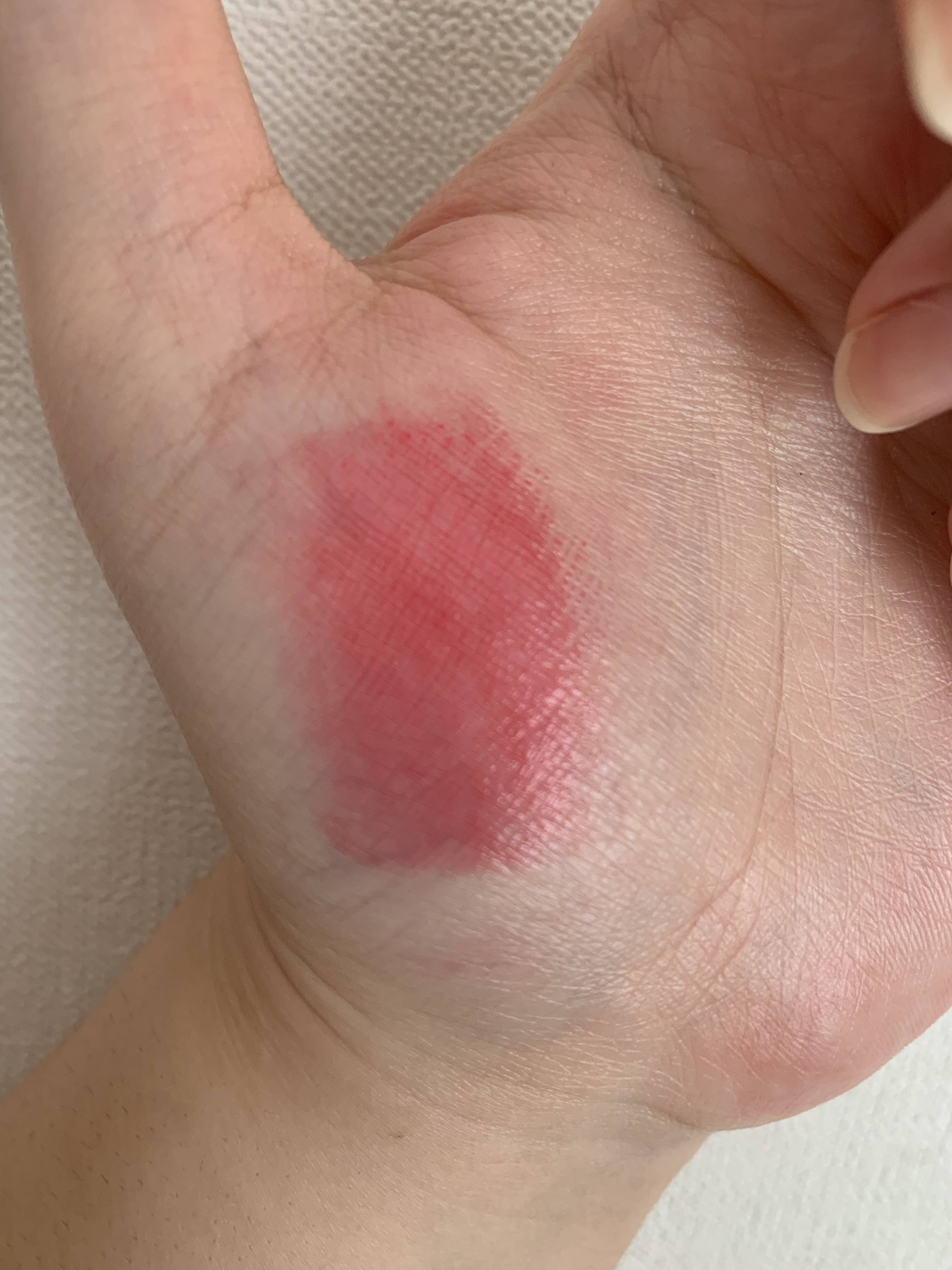 ニベア リッチケア＆カラーリップ ラズベリーピンク/ニベア/リップクリームを使ったクチコミ（3枚目）