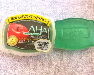 AHA 石けんを紹介します！

これは私が毎日 お風呂で使っている洗顔です。

泡立てネットで泡立てるとすごくもちもちの泡が出来てもふもふ洗うかんじでとても気持ちいいです👌  匂いはなんだかりんごっぽい