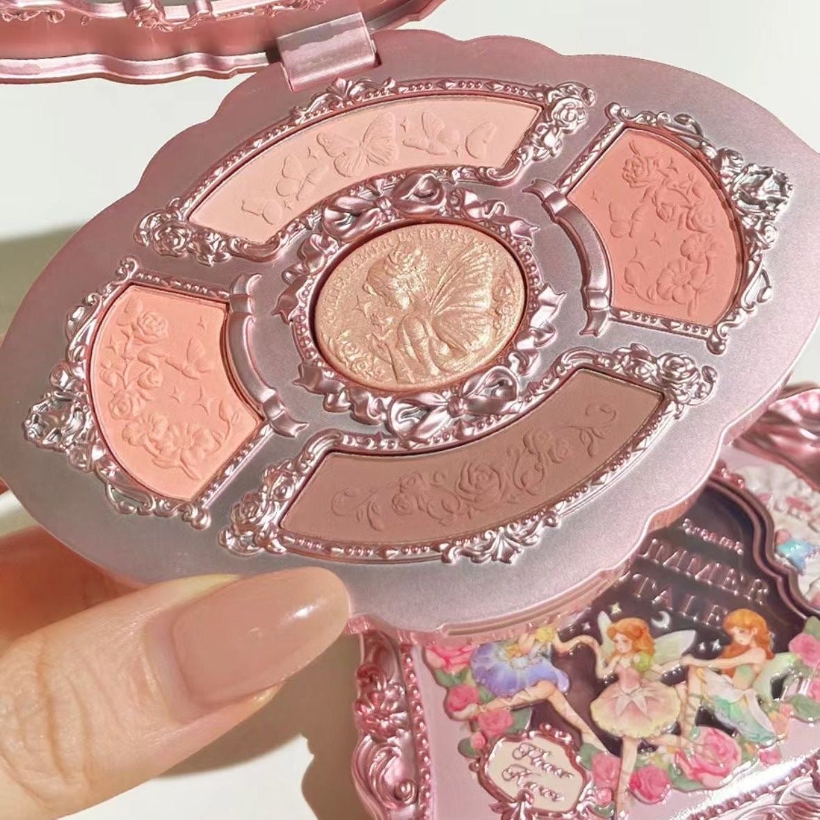 彩り日記 on LIPS 「この冬は、ふんわり透明感をまとったメイクで“私らしさ”をアップ..」(4枚目)