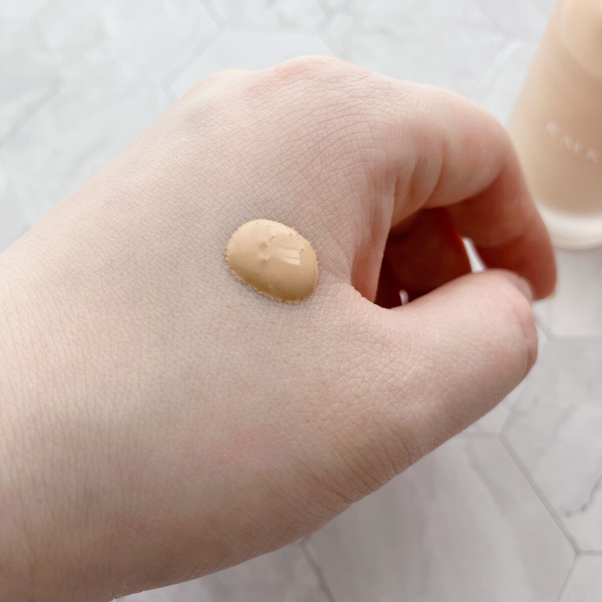 RMK リクイドファンデーション フローレスカバレッジ/RMK/リキッドファンデーションを使ったクチコミ（2枚目）