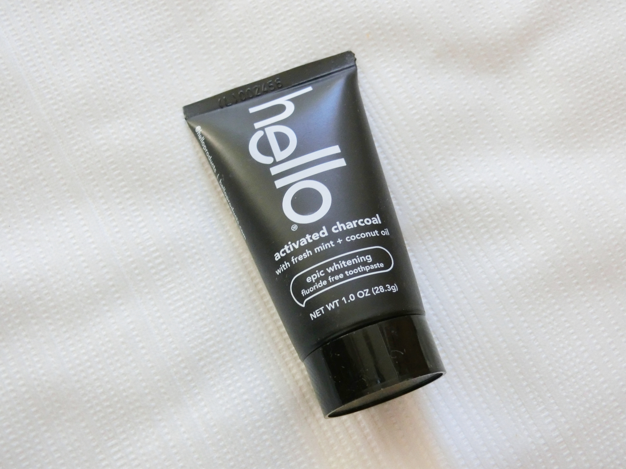 アクティべーテッドチャコール ホワイトニングトゥースペースト/hello/歯磨き粉を使ったクチコミ（1枚目）