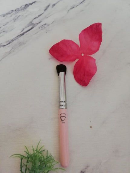 アイブロウブラシ 扇型 熊野筆/WHOMEE/メイクブラシを使ったクチコミ(1枚目)