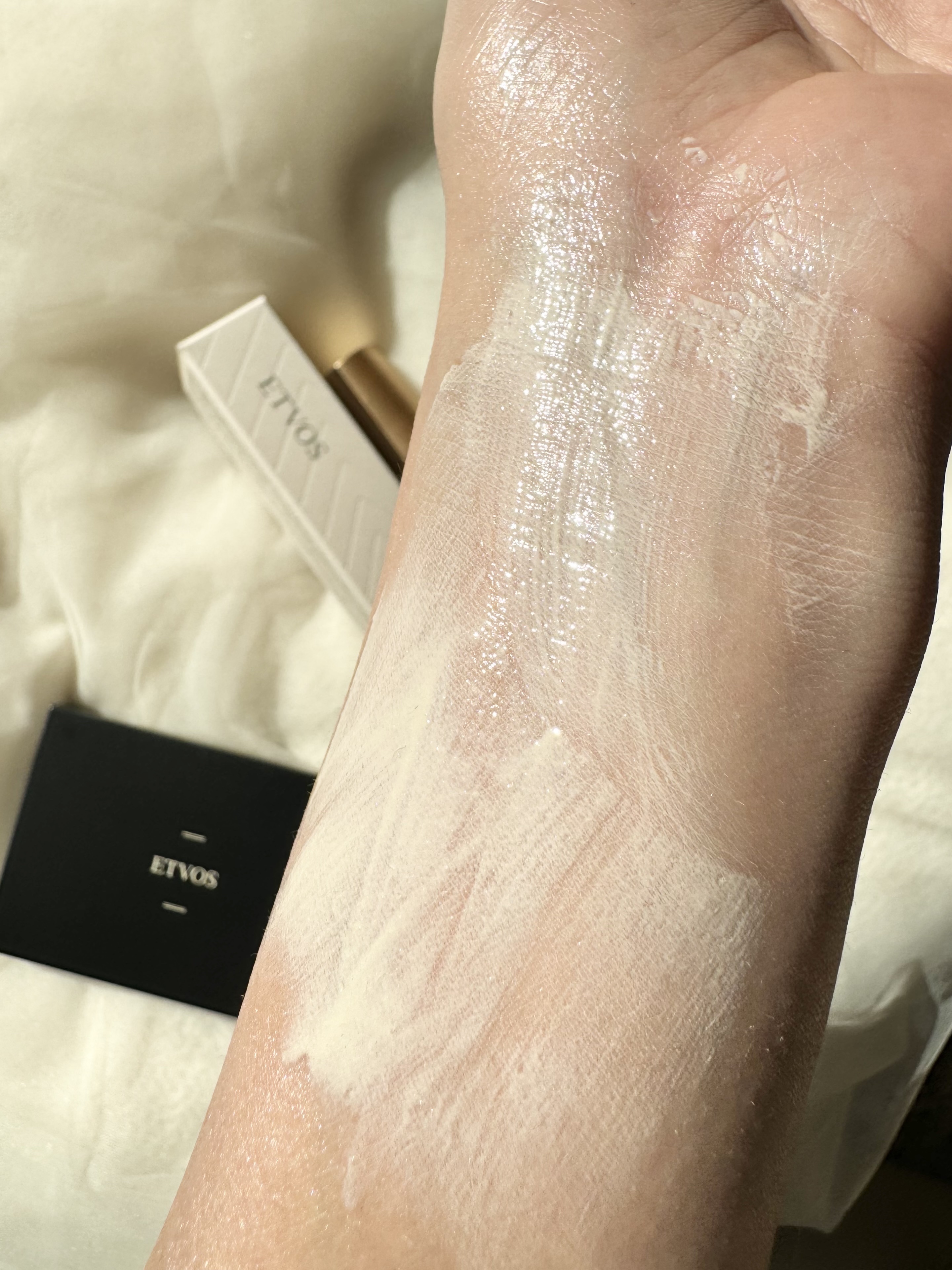 ミネラルインナートリートメントベース/エトヴォス/化粧下地を使ったクチコミ（3枚目）