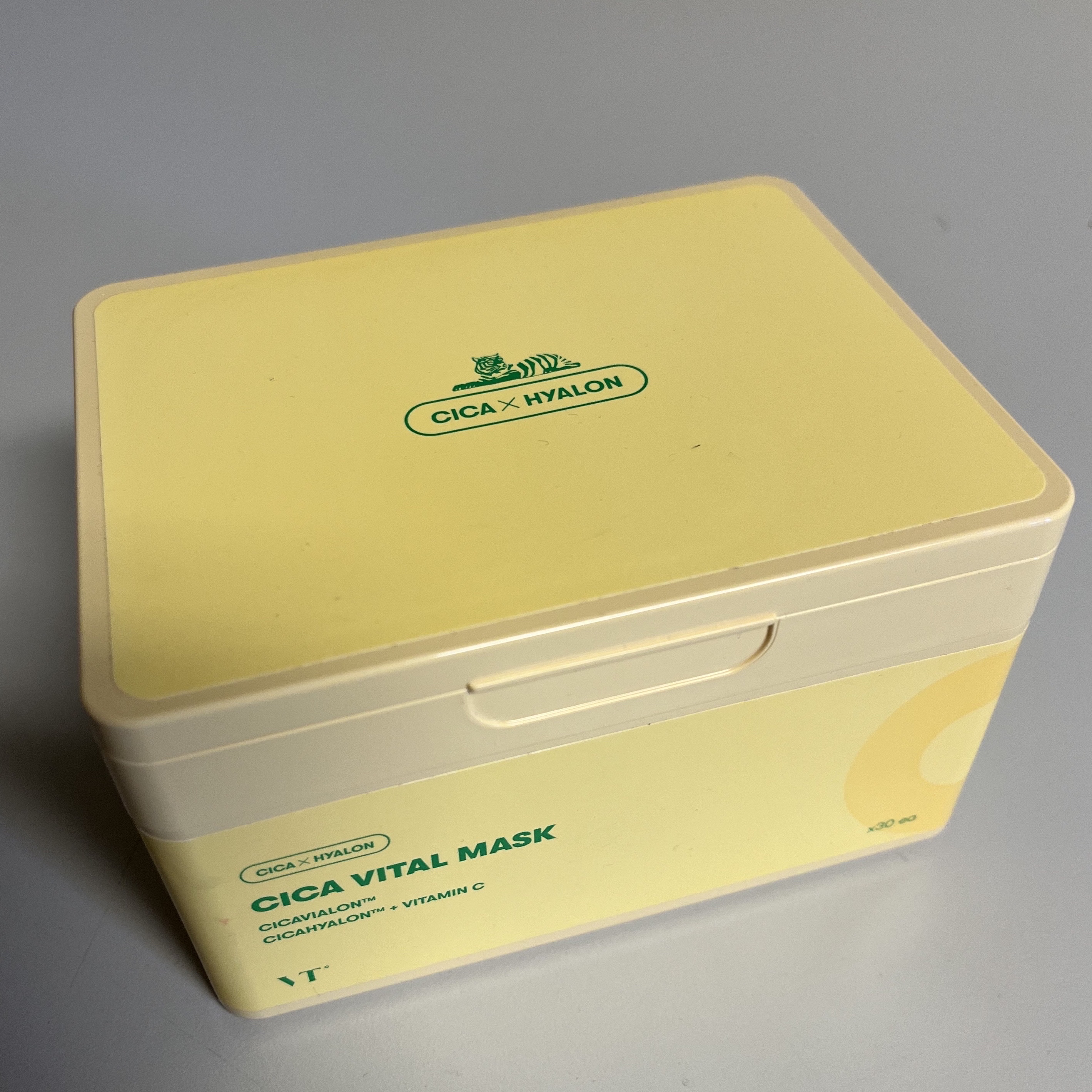 VT【シカバイタル マスク】30枚入り💛

デイリーマスクの中で
1番好きです！コスパ含めたら1位かな✨

これもおすすめ💛
↓
ピュレア【レチビタエッセンスマスク】

https://lipscosme.com/posts/57772