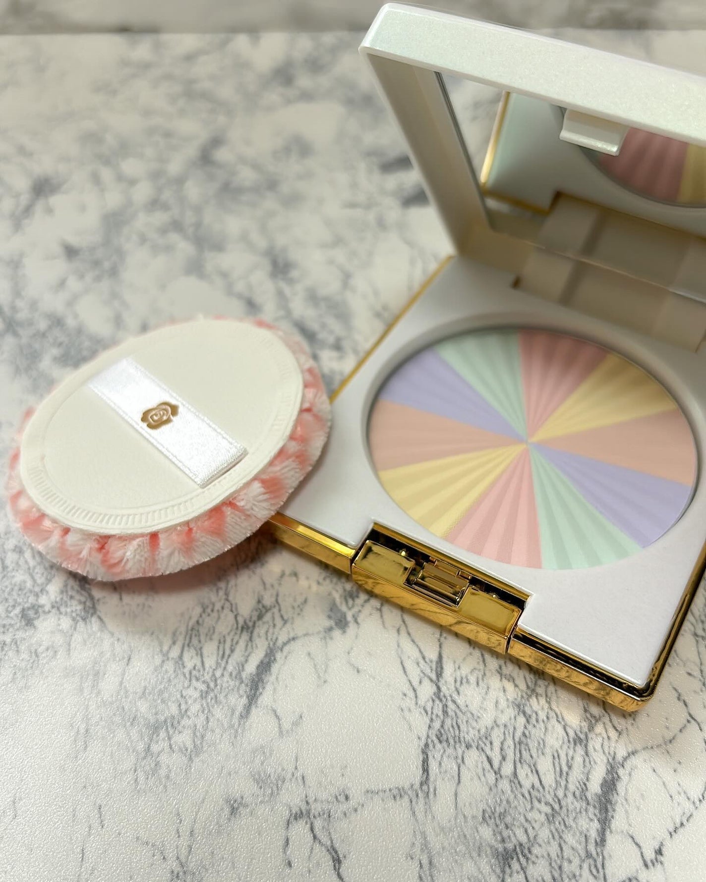 りふと on LIPS 「ステファニーサンブロック ルーセントパウダーⅢ〈日焼け止めパウ..」(2枚目)