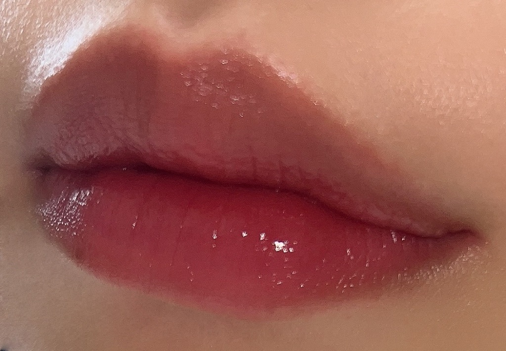 ジューシーラスティングティント/rom&nd/リップティントを使ったクチコミ（3枚目）