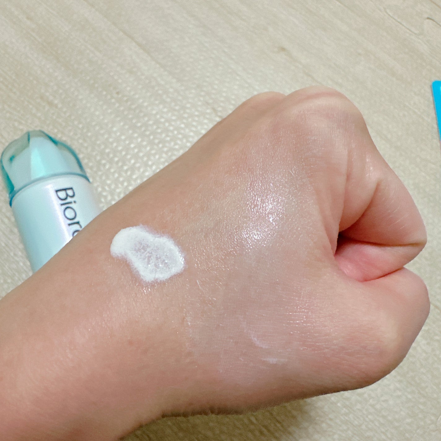 ビオレUV アクアリッチ アクアハイライトローション(水層ハイライトUV)/ビオレ/日焼け止めローションを使ったクチコミ(4枚目)