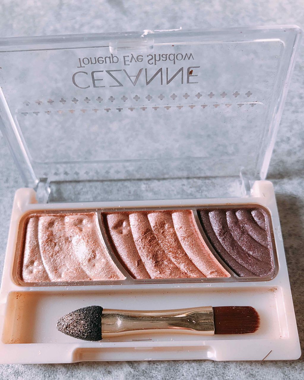 トーンアップアイシャドウ/CEZANNE/アイシャドウパレットを使ったクチコミ（1枚目）