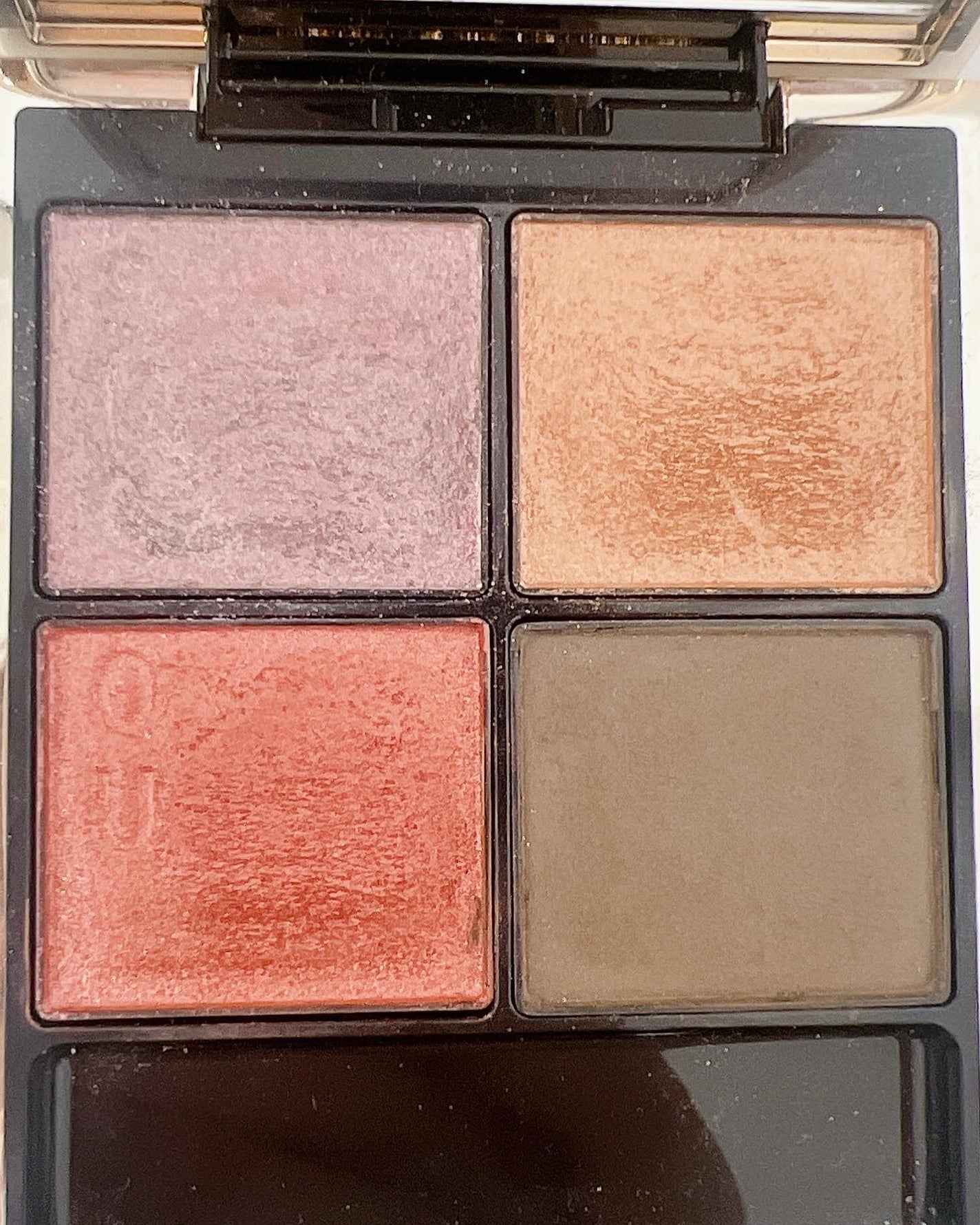 miki@フォロバ100% on LIPS 「💄♡最近以外に使える!!と思ったのがこちらのアイシャドウ😳..」(2枚目)