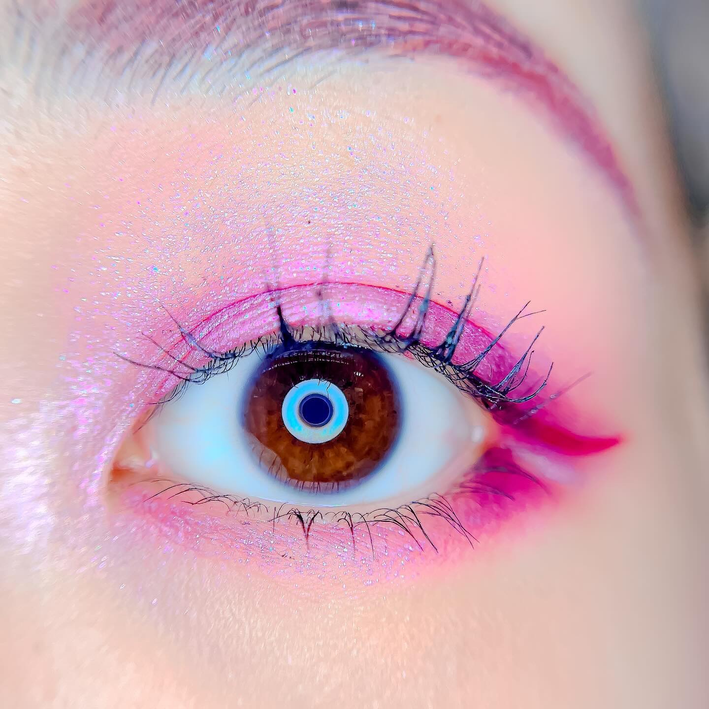 コンパクトアディクション “エターナル イン ピンク”/ADDICTION/アイシャドウパレットを使ったクチコミ（3枚目）