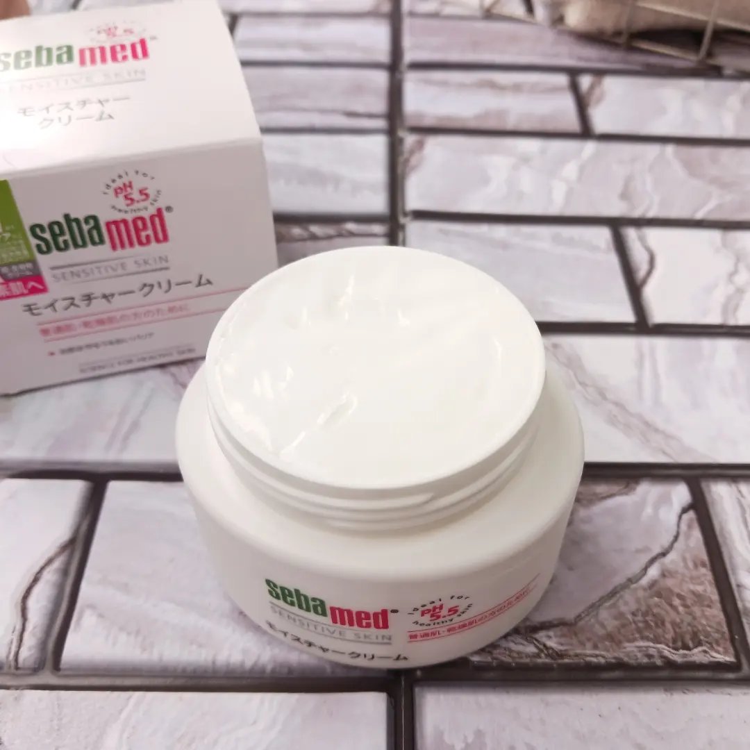 セバメド モイスチャークリームのクチコミ「セバメドは、トラブルを起こしがちなお肌の“pHバランスの乱れ”に着目したドイツNo.1※1メデ.....」（2枚目）