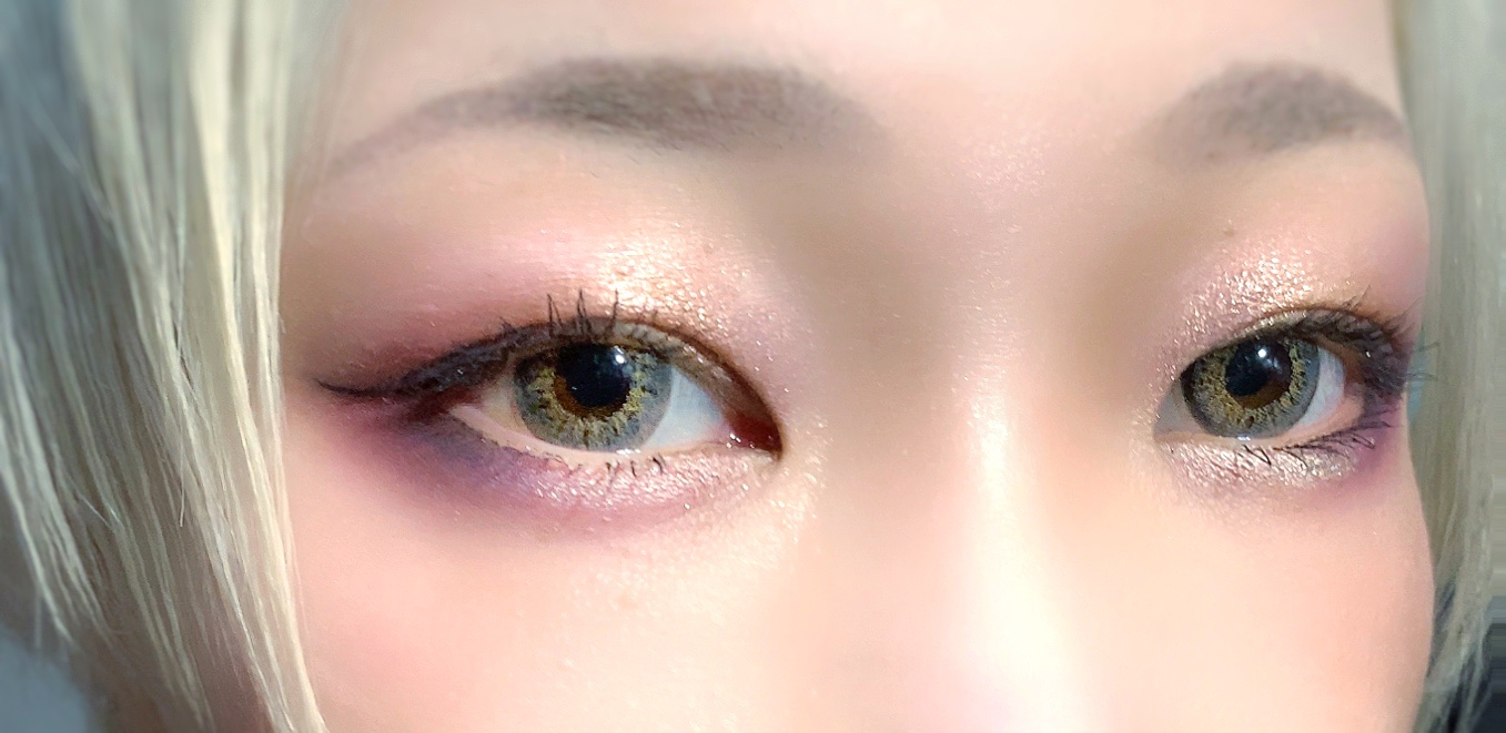 スーパースターハイライトパレット（日本限定パッケージ）/FOCALLURE/パウダーハイライトを使ったクチコミ（1枚目）