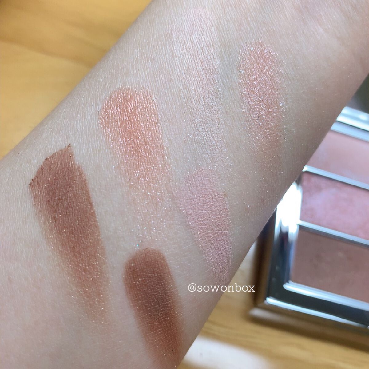 アイ ヴィーガン シアーパレット/AMUSE/アイシャドウパレットを使ったクチコミ（3枚目）