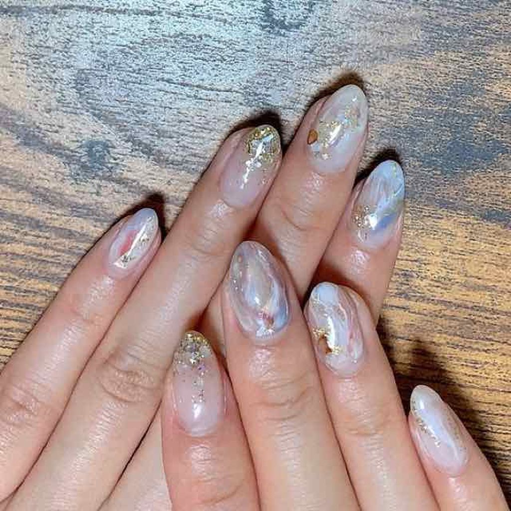 かわる on LIPS 「ネイルチェンジしました💅今回は冬を意識したネイルにとっても可愛..」(2枚目)