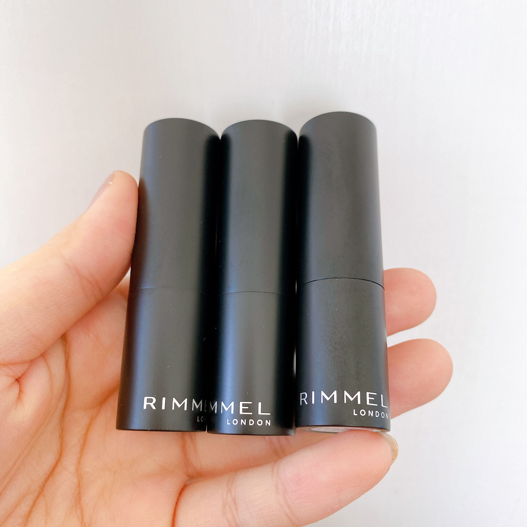 ラスティング フィニッシュ マシュマロエアリー リップスティック 001 ジューシーオレンジ/リンメル ロンドン/口紅を使ったクチコミ（3枚目）