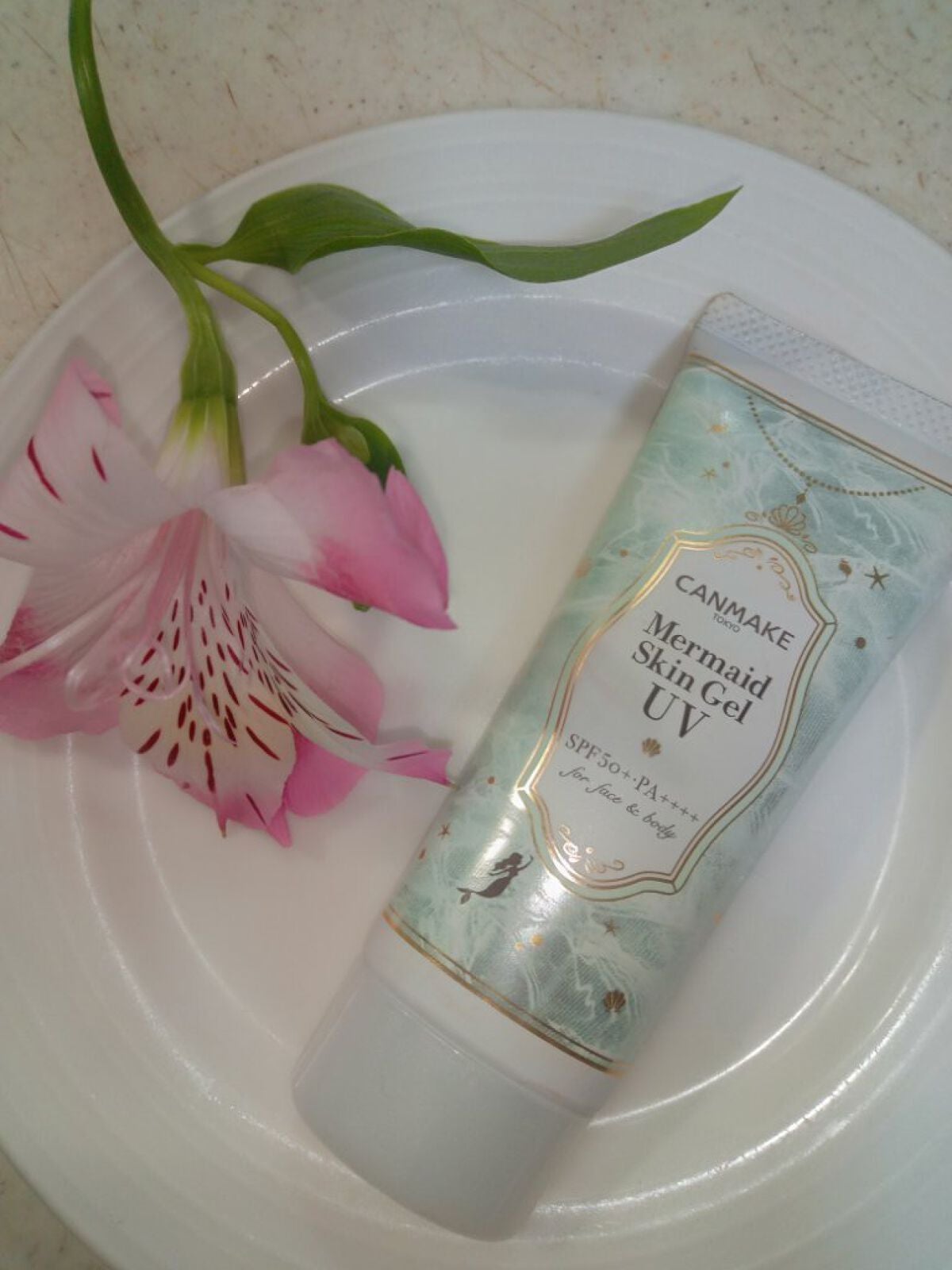 マーメイドスキンジェルUV/キャンメイク/日焼け止めジェルを使ったクチコミ(1枚目)