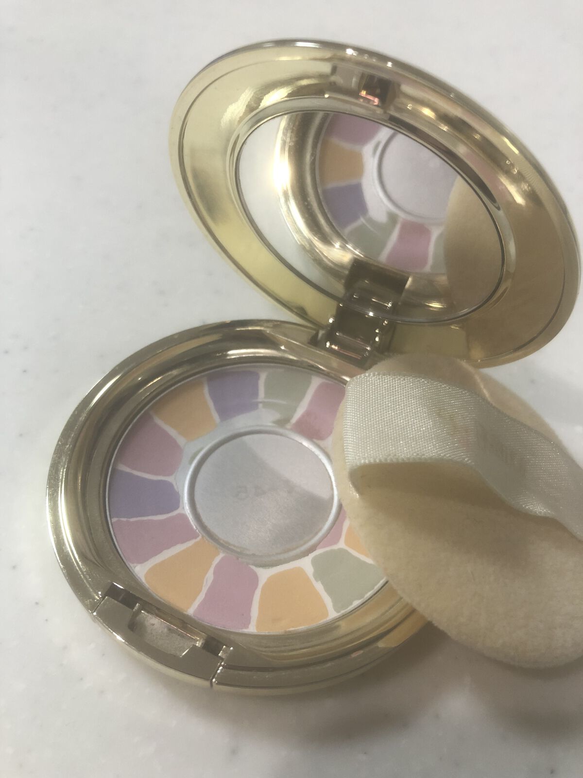 ラ プードル オートニュアンス/Elégance/プレストパウダーを使ったクチコミ（1枚目）