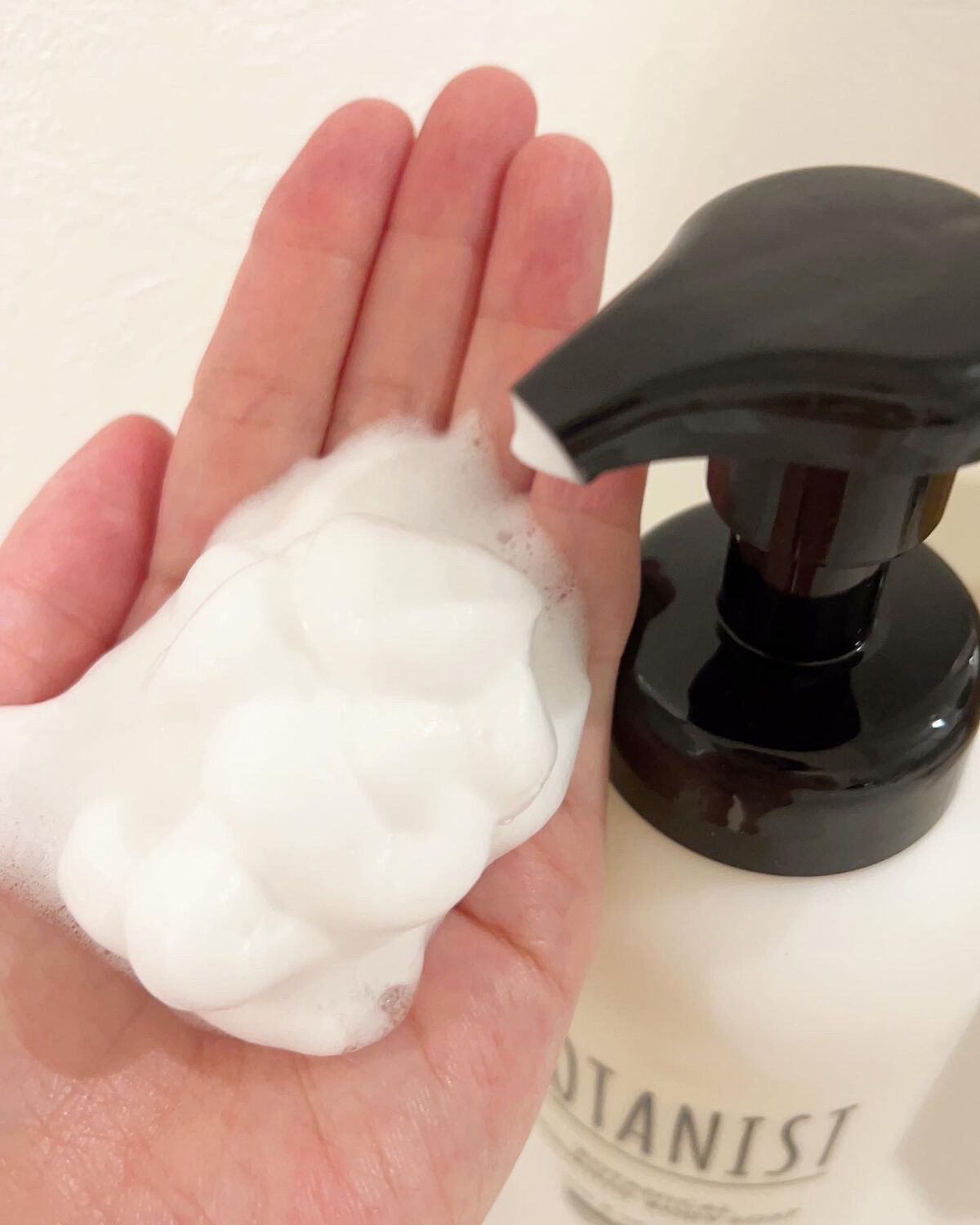 ボタニカルフォーミング ボディーソープ(モイスト)/BOTANIST/ボディソープを使ったクチコミ(2枚目)