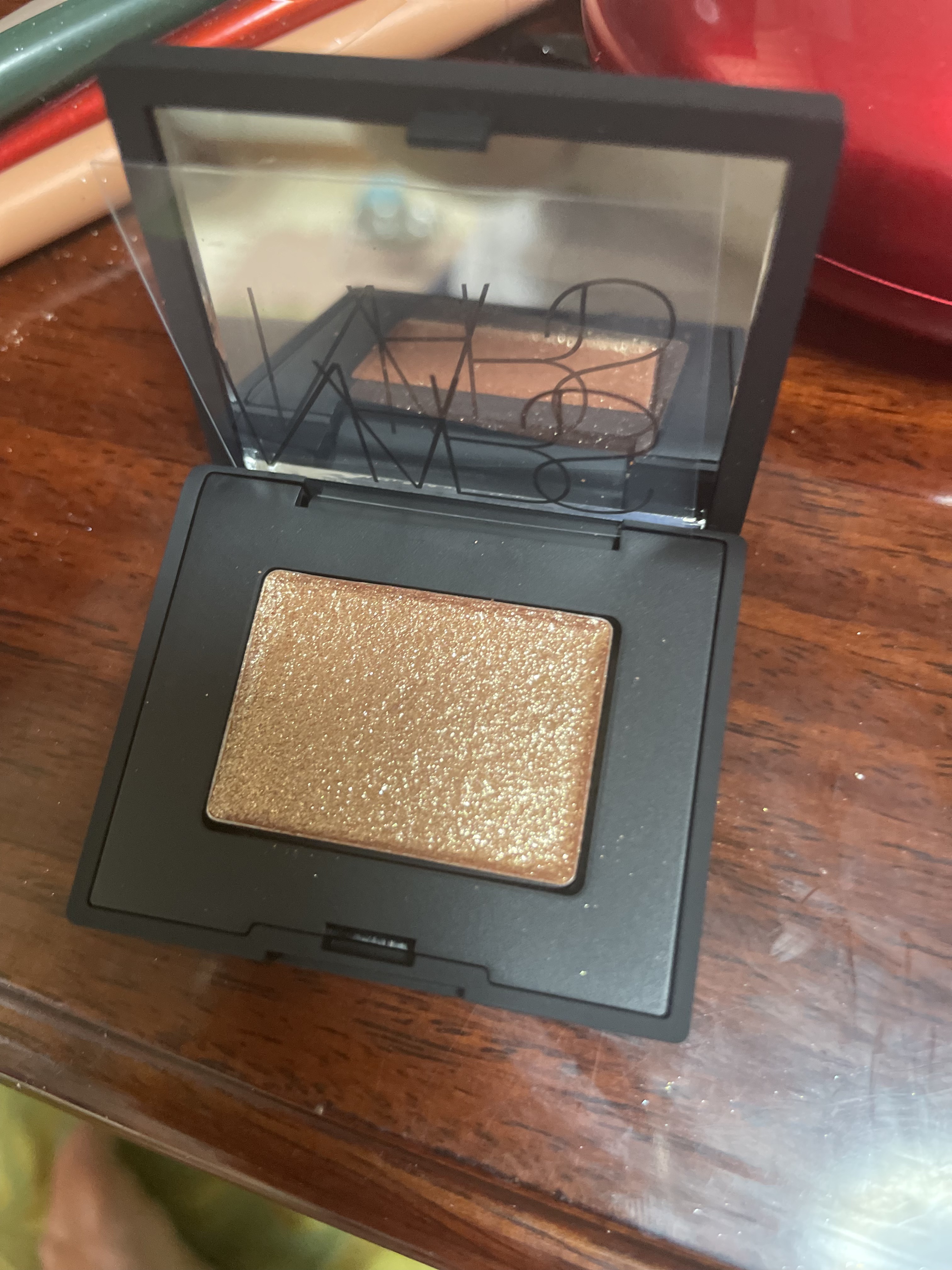 ハードワイヤードアイシャドー 5338/NARS/単色アイシャドウを使ったクチコミ（3枚目）