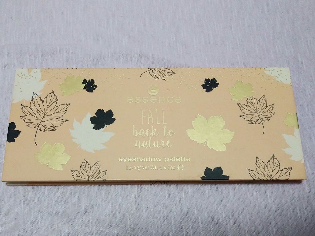 Fall back to nature eyeshadow palette/essence/アイシャドウパレットを使ったクチコミ(2枚目)