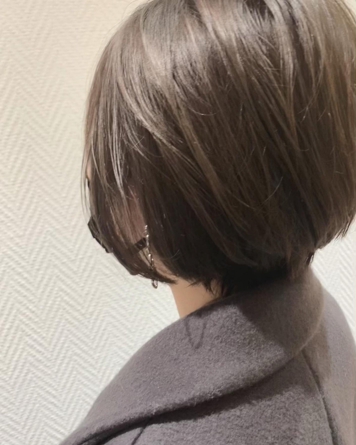 布施拓也 on LIPS 「おはようございます!今日もお仕事スタートです!明日は予約取りや..」(1枚目)