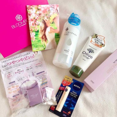 【BLOOMBOX】

  今月のテーマ  wonderful beginning！


♡ 素肌しずく 保湿化粧水 500mL

ベタつかずにすっと浸透(角質層まで)
顔・全身にもたっぷり使える500