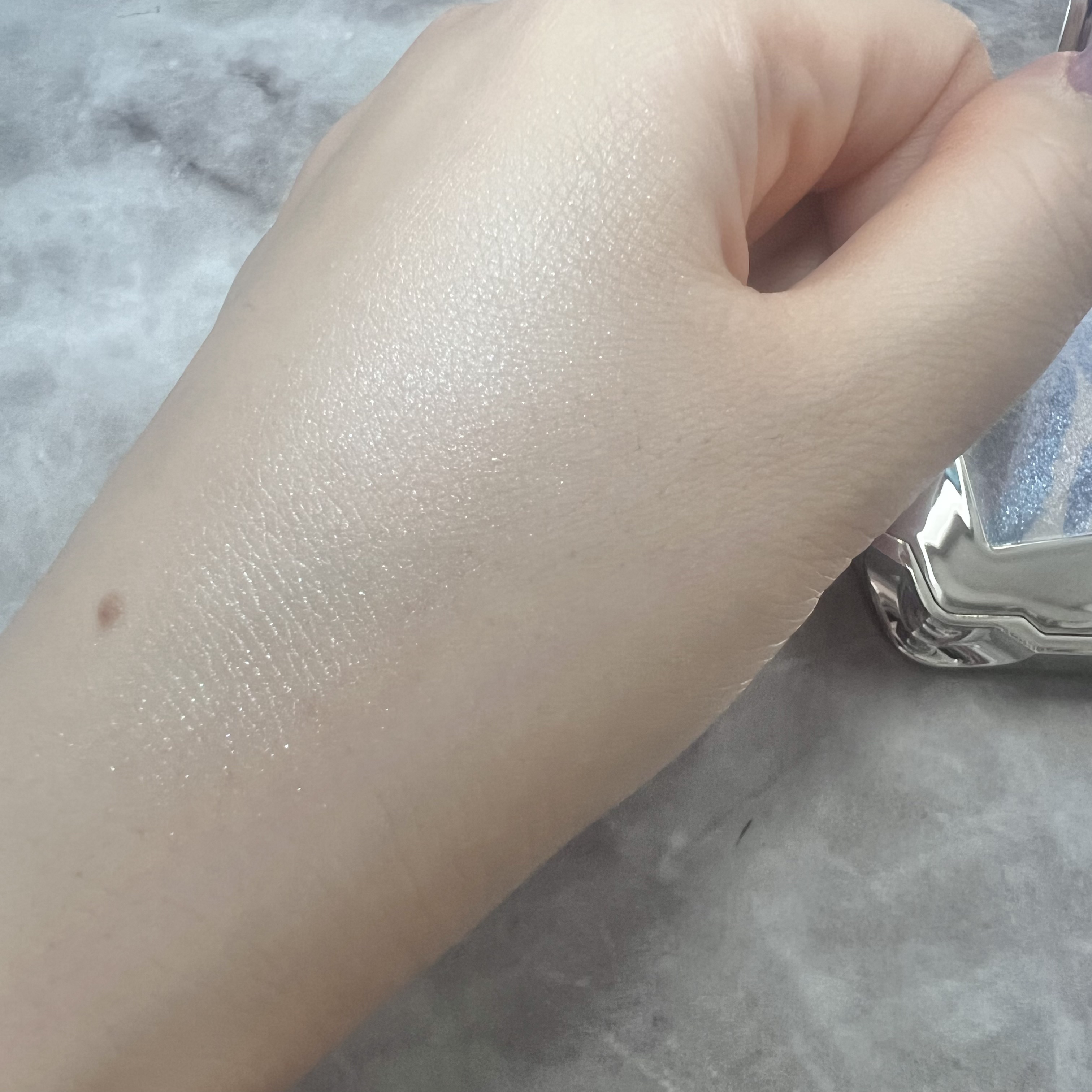 スターダストダイヤモンドハイライトパウダー/PERFECT DIARY/パウダーハイライトを使ったクチコミ（3枚目）