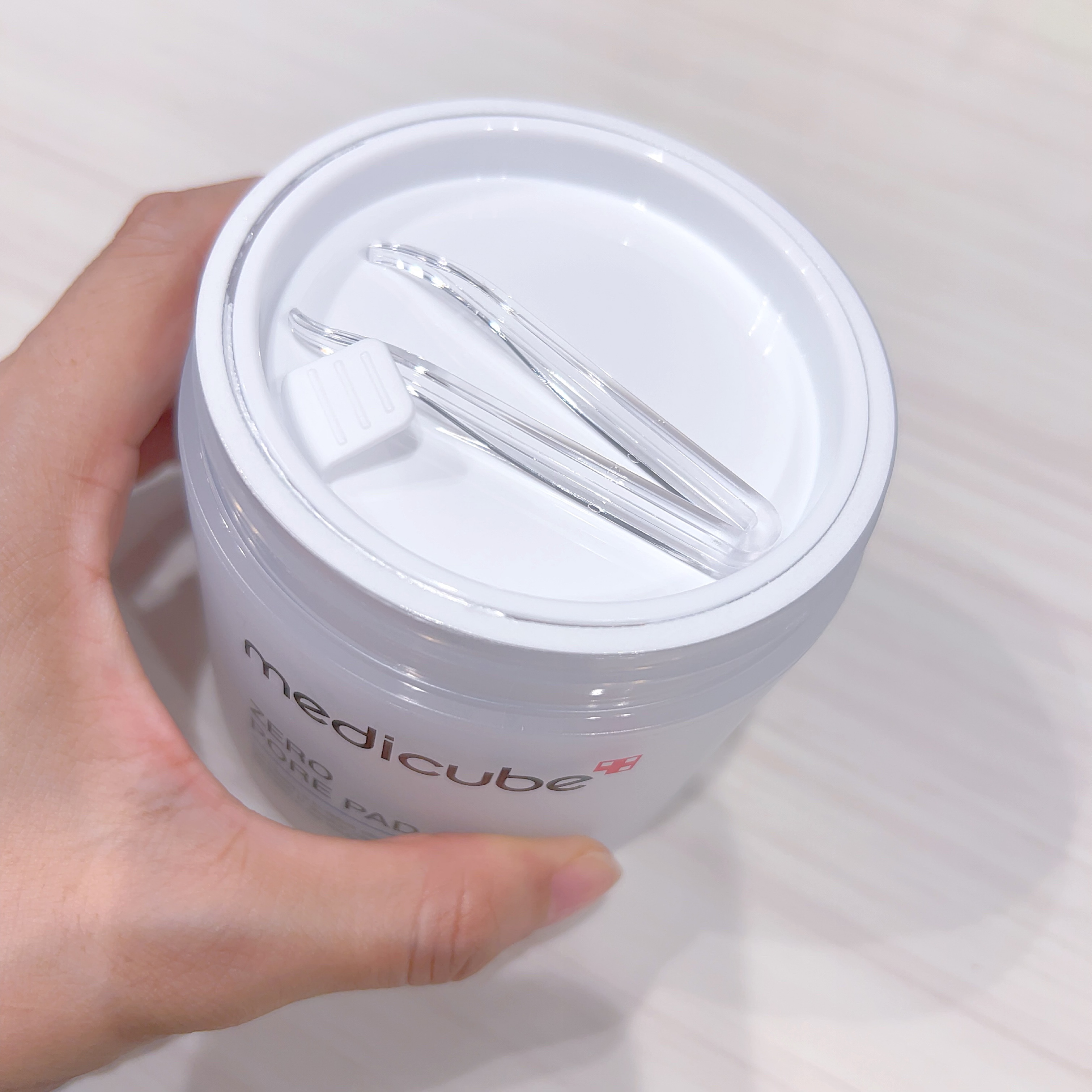 MEDICUBE ゼロ毛穴パッド 2.0のクチコミ「MEDICUBE
ゼロ毛穴パッド2.0


この拭き取りパッドは、角栓、毛穴ケアに優れたパッド.....」（2枚目）