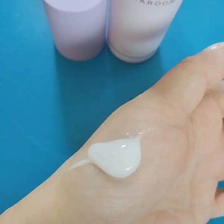 フレグランスヘアミルク ホワイトブーケ/TIAROOM/ヘアミルクを使ったクチコミ(4枚目)