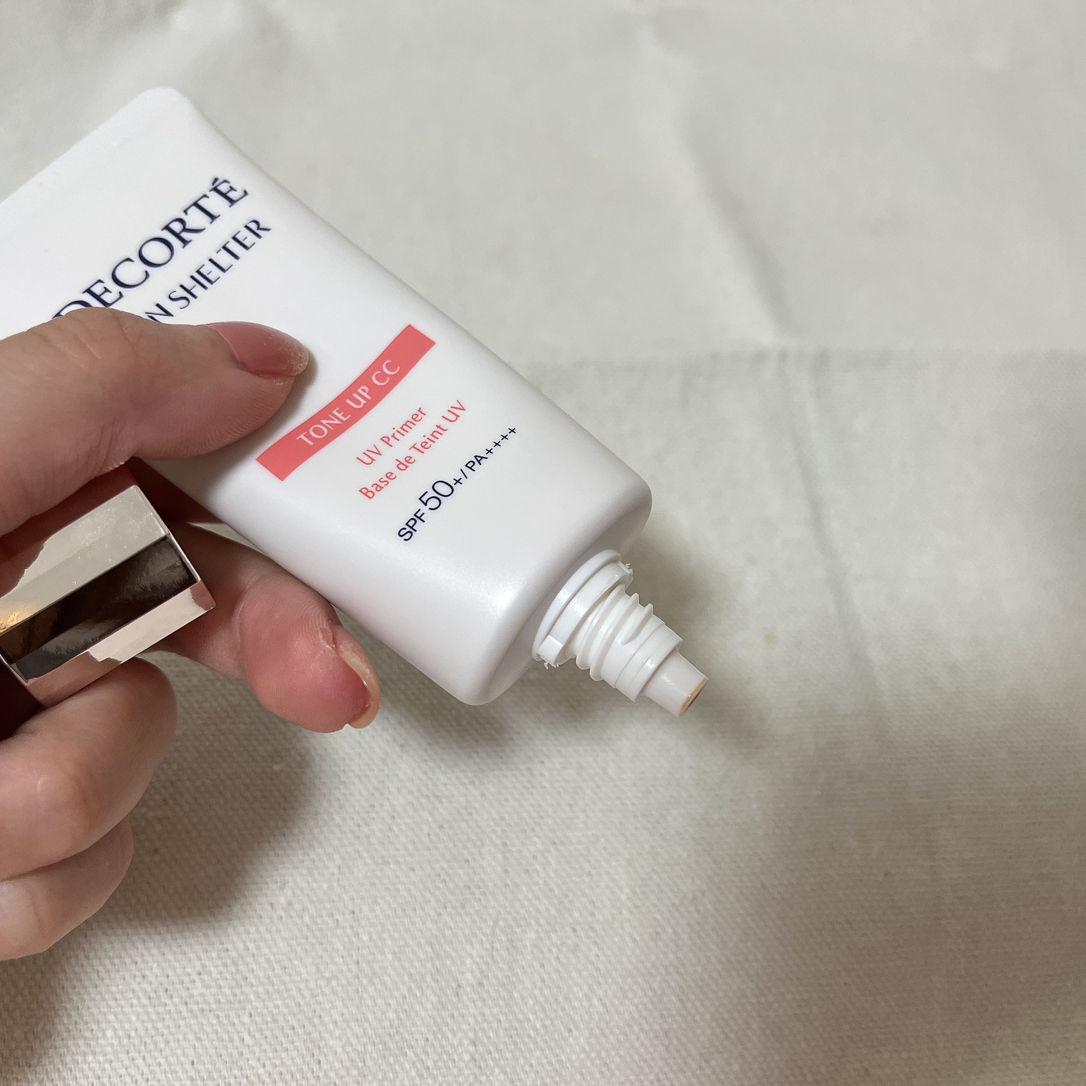 サンシェルター　マルチ プロテクション　トーンアップＣＣ 01ライトベージュ/DECORTÉ/化粧下地を使ったクチコミ（2枚目）