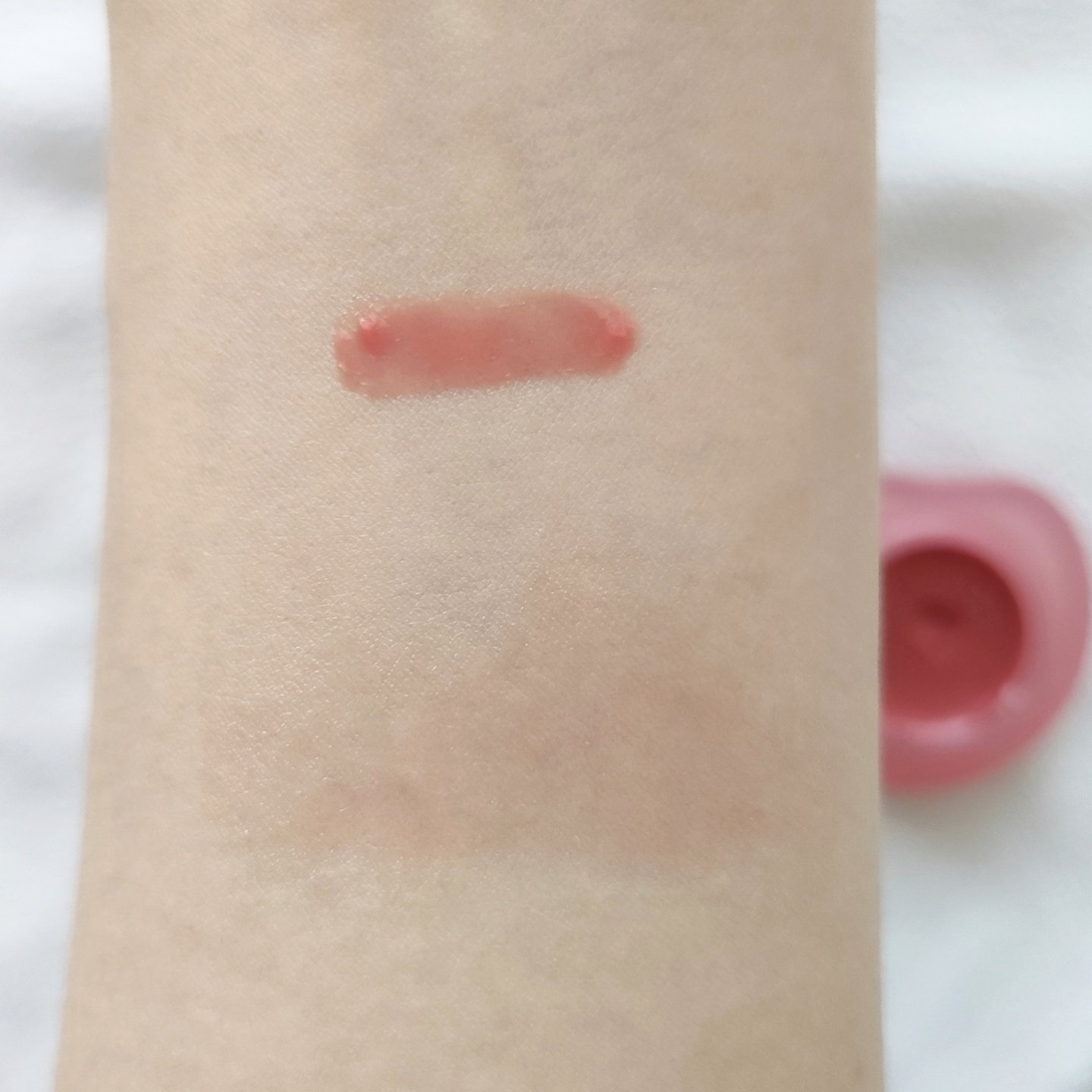 フィー リップアンドチーク グローイジェリーポット JN03 カスタード/fwee/リップグロスを使ったクチコミ（3枚目）