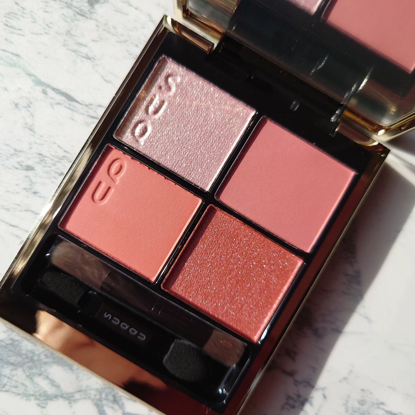 シグニチャー カラー アイズ 136 色束 -IROTABANE/SUQQU/アイシャドウパレットを使ったクチコミ（3枚目）